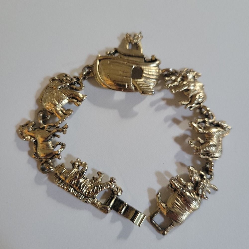 Vintage Gold Tone Noahs Ark Animal Link Bracelet 7.5 Inch Cottagecore